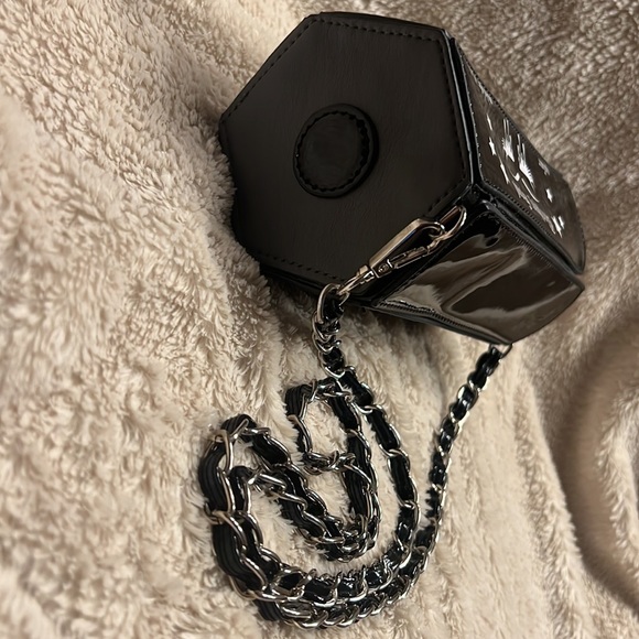 DOLLS KILL Bleeding Soul Eyeliner Crossbody Bag - Picture 6 of 11